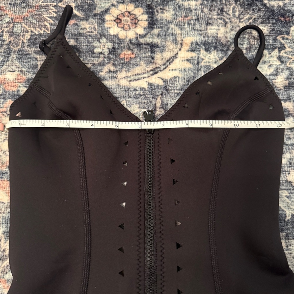 Gigi C| NWT Alexandra Black Cut out Swimsuit in Size M - Picture 12 of 15